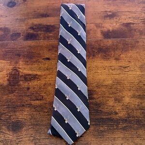 Chaps Men’s Striped Black/Gray Deer Motif Silk Tie